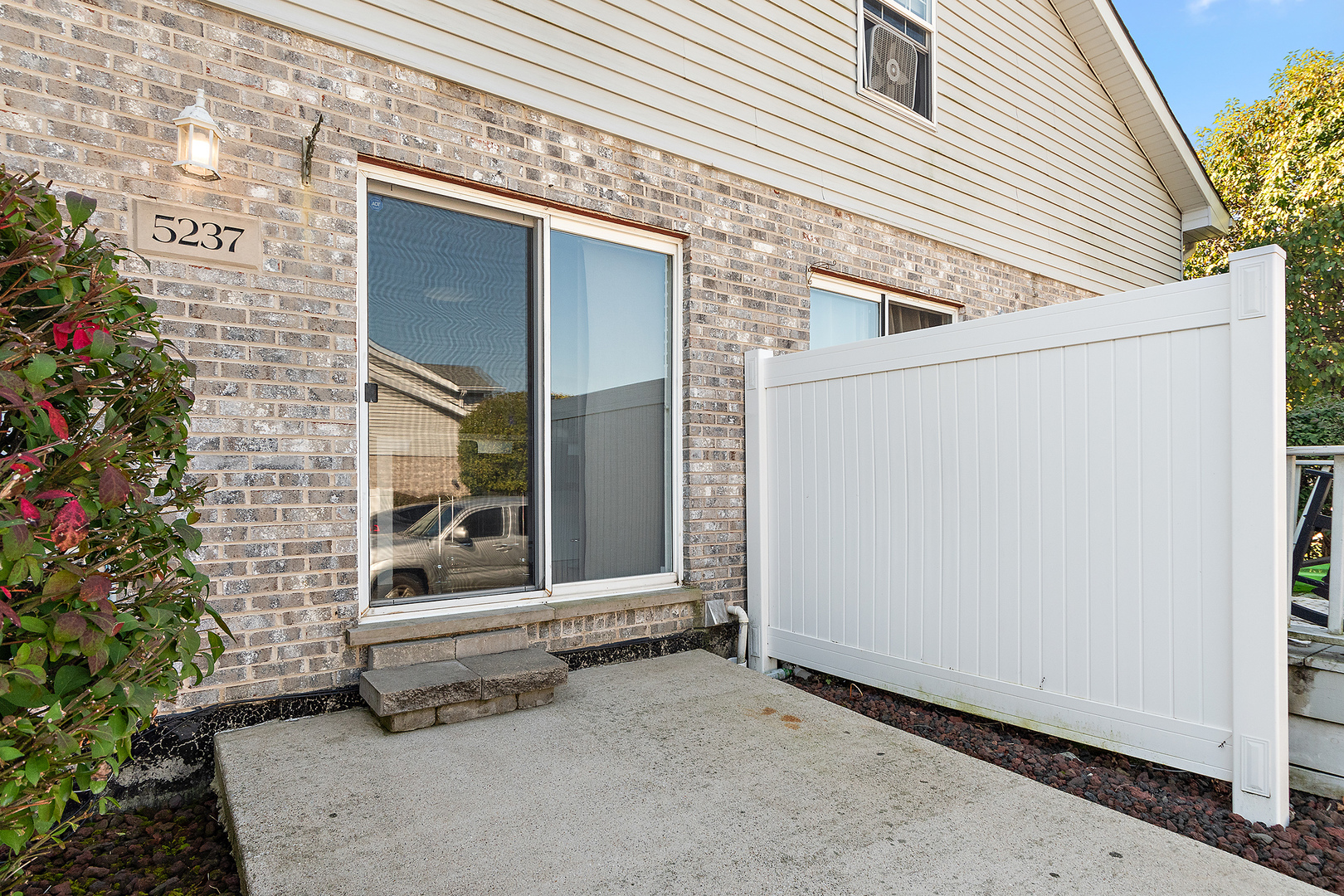 5237 Diamond Drive #B, Oak Forest, IL 60452