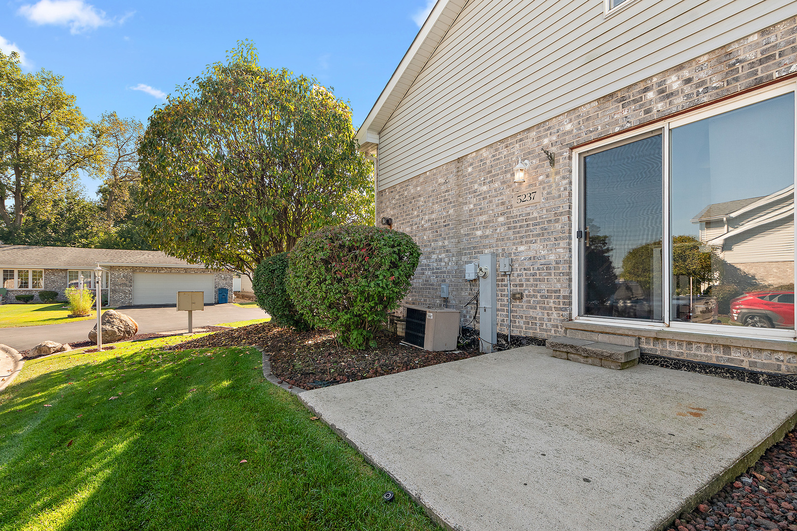 5237 Diamond Drive #B, Oak Forest, IL 60452