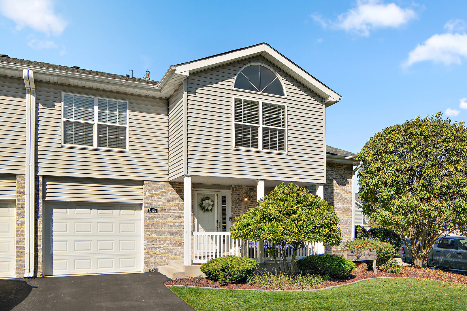5237 Diamond Drive #B, Oak Forest, IL 60452