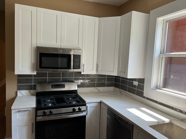 11738 S Peoria Street, Chicago, IL 60643