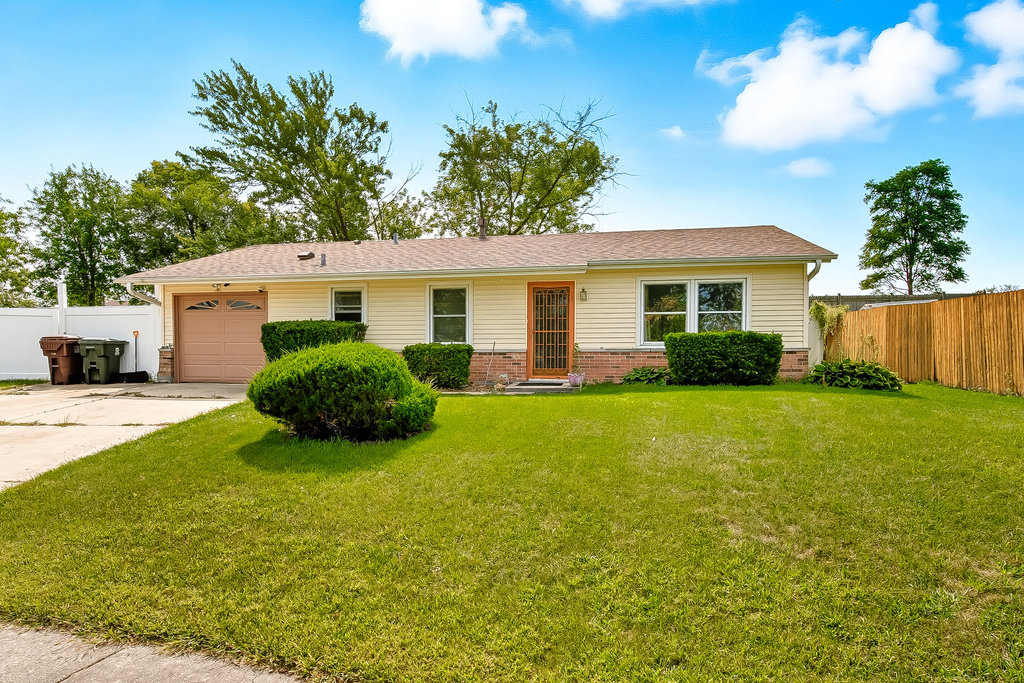 3501 School Drive, Country Club Hills, IL 60478