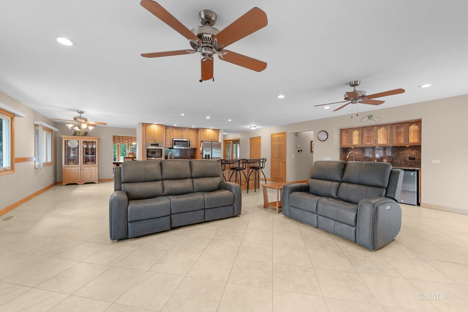 885 Brewster Lane, Bartlett, IL 60103