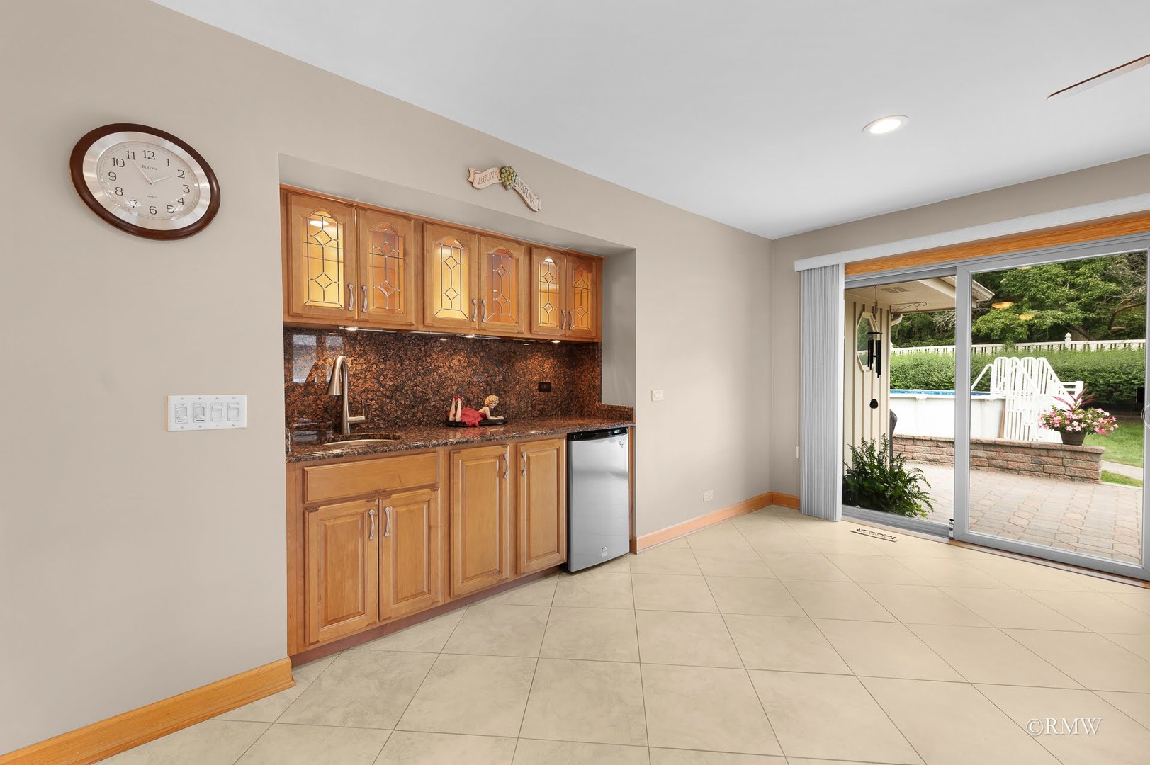 885 Brewster Lane, Bartlett, IL 60103