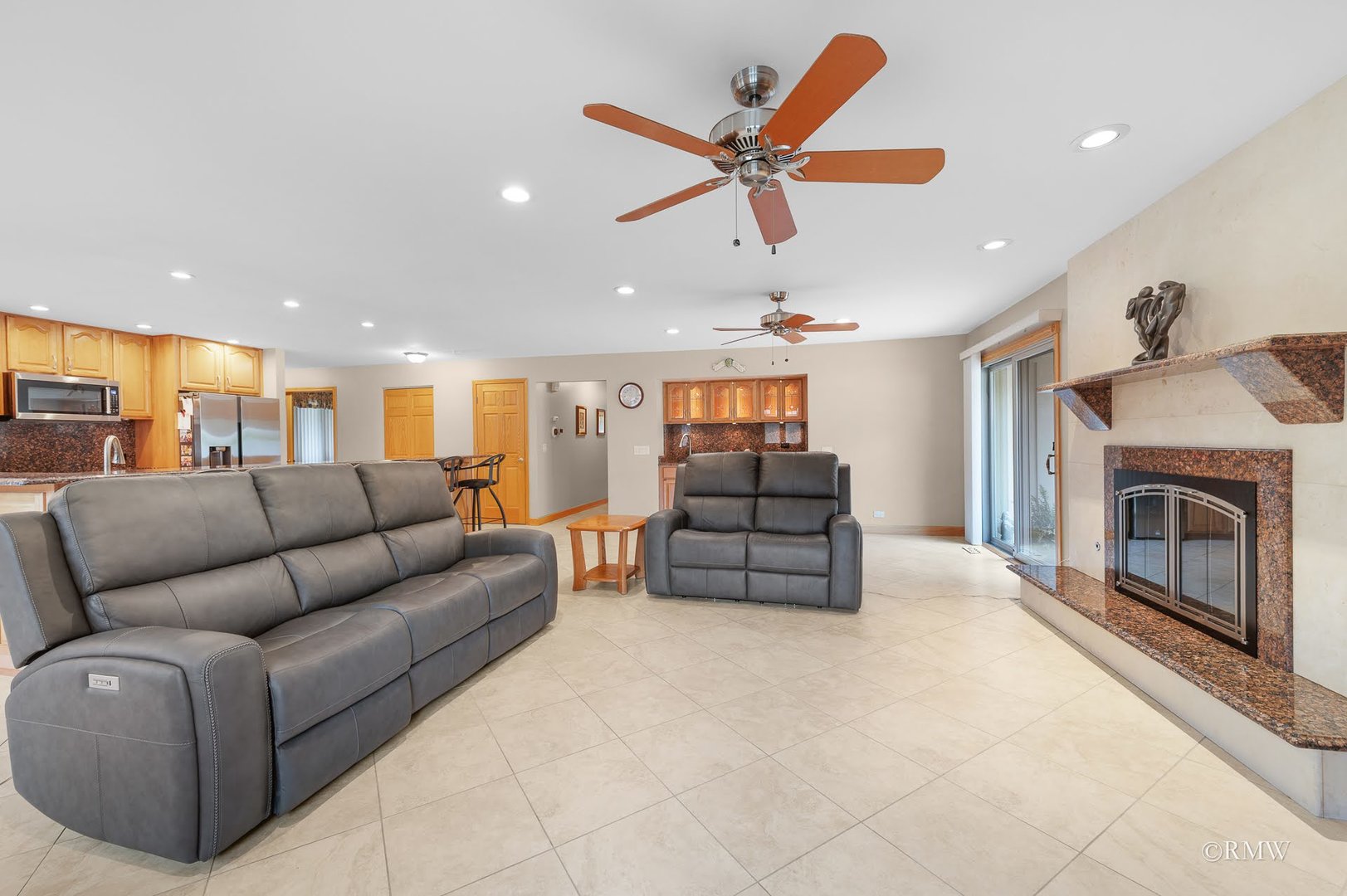 885 Brewster Lane, Bartlett, IL 60103
