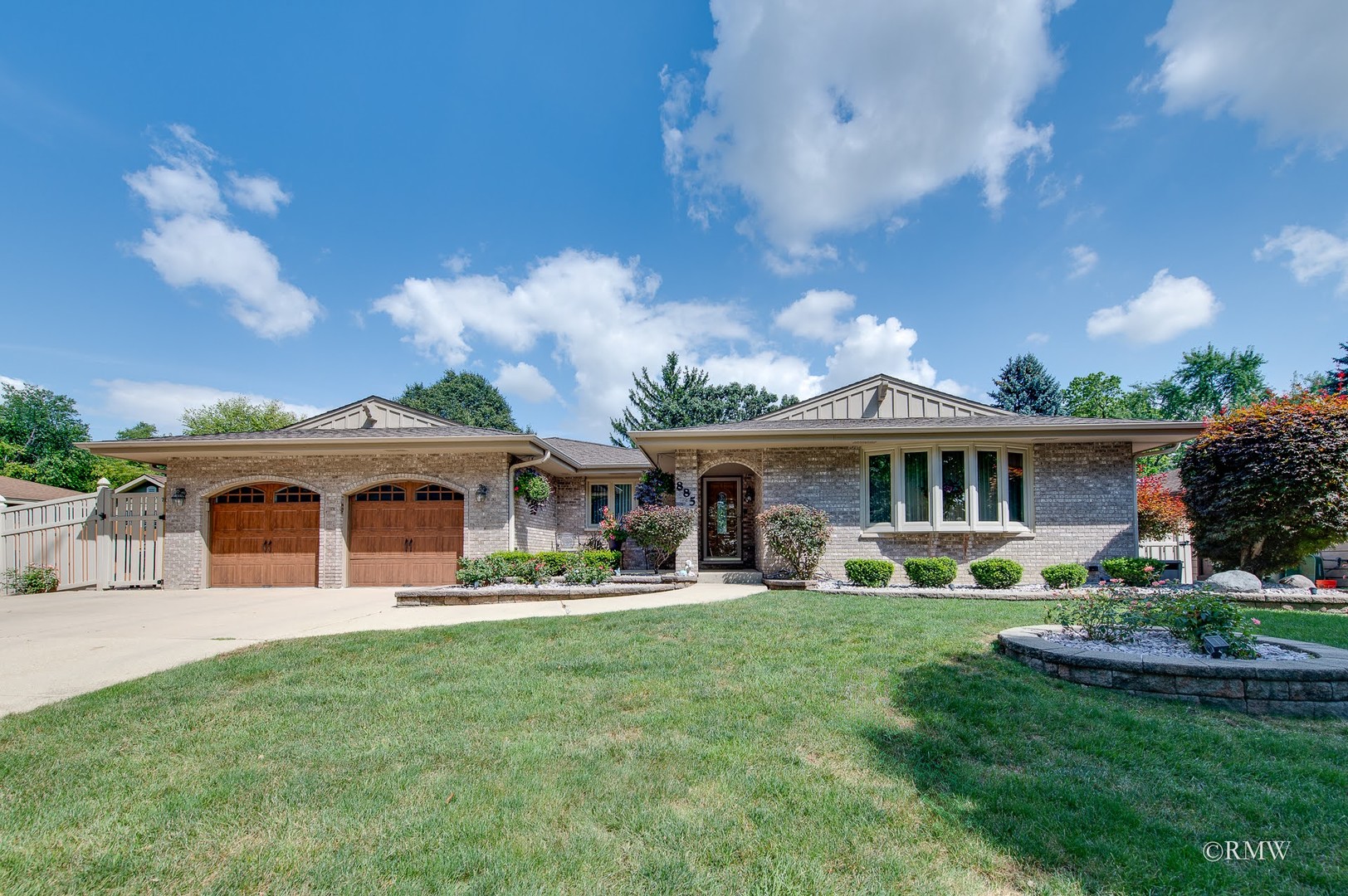 885 Brewster Lane, Bartlett, IL 60103