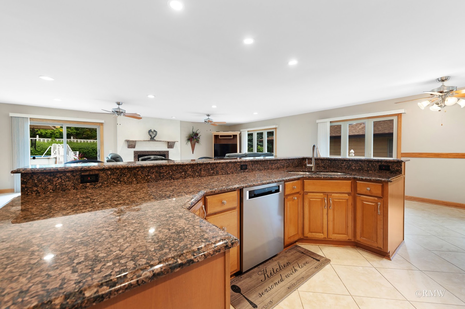 885 Brewster Lane, Bartlett, IL 60103