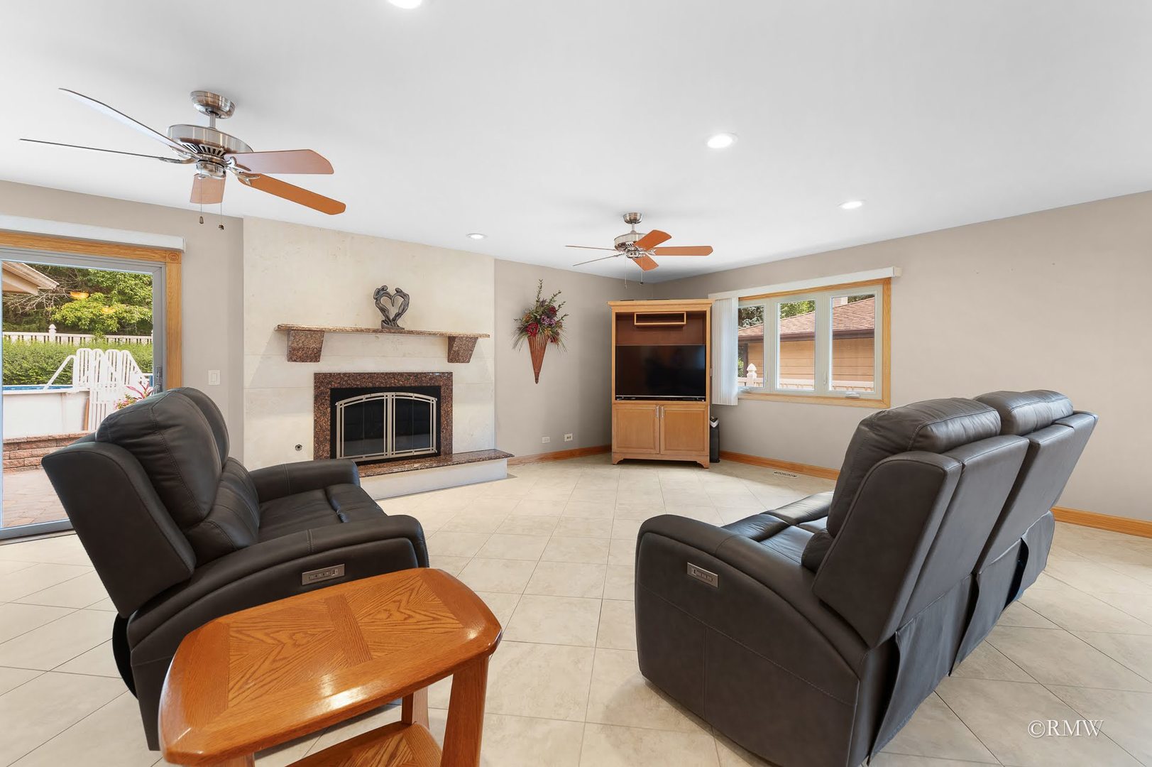 885 Brewster Lane, Bartlett, IL 60103