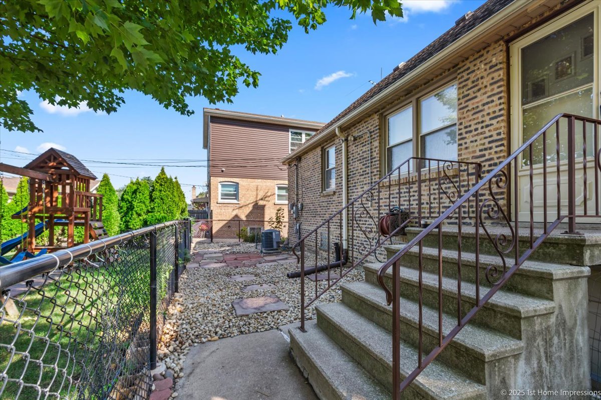 11258 S Albany Avenue, Chicago, IL 60655