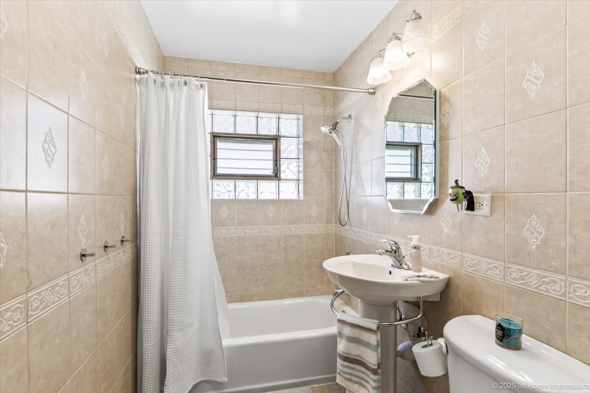 11258 S Albany Avenue, Chicago, IL 60655