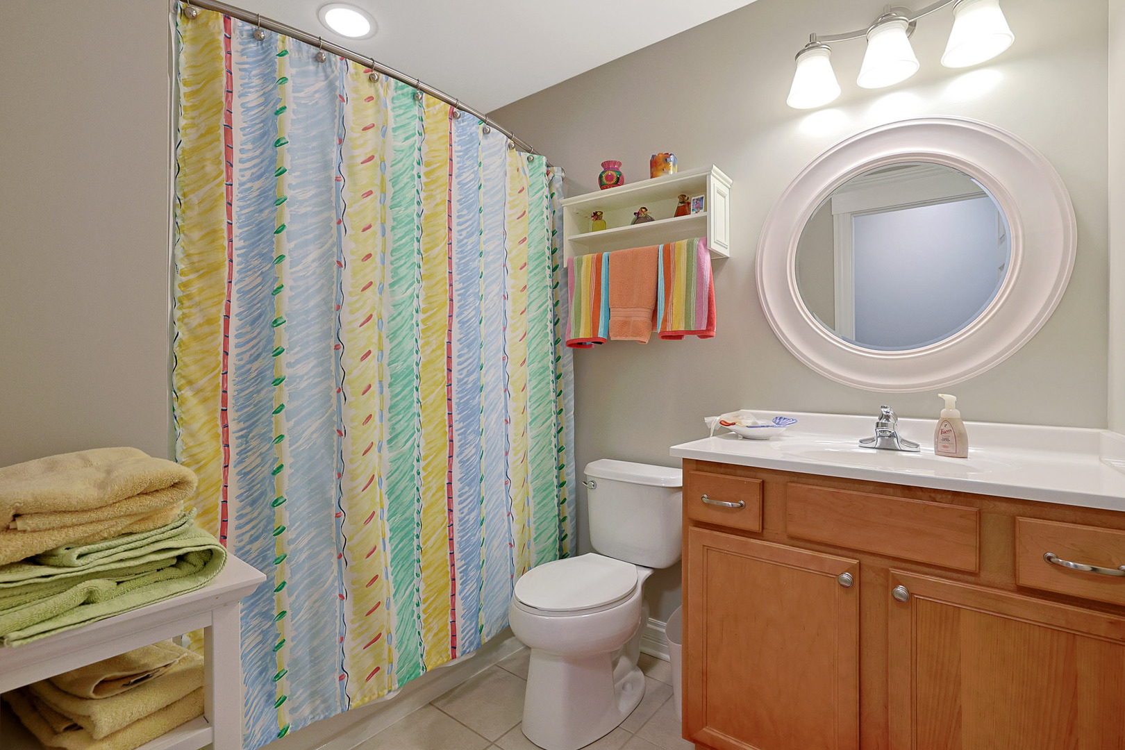 1053 Hummingbird Way, Bartlett, IL 60103