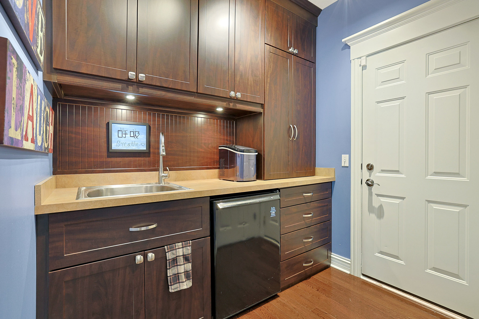 1053 Hummingbird Way, Bartlett, IL 60103