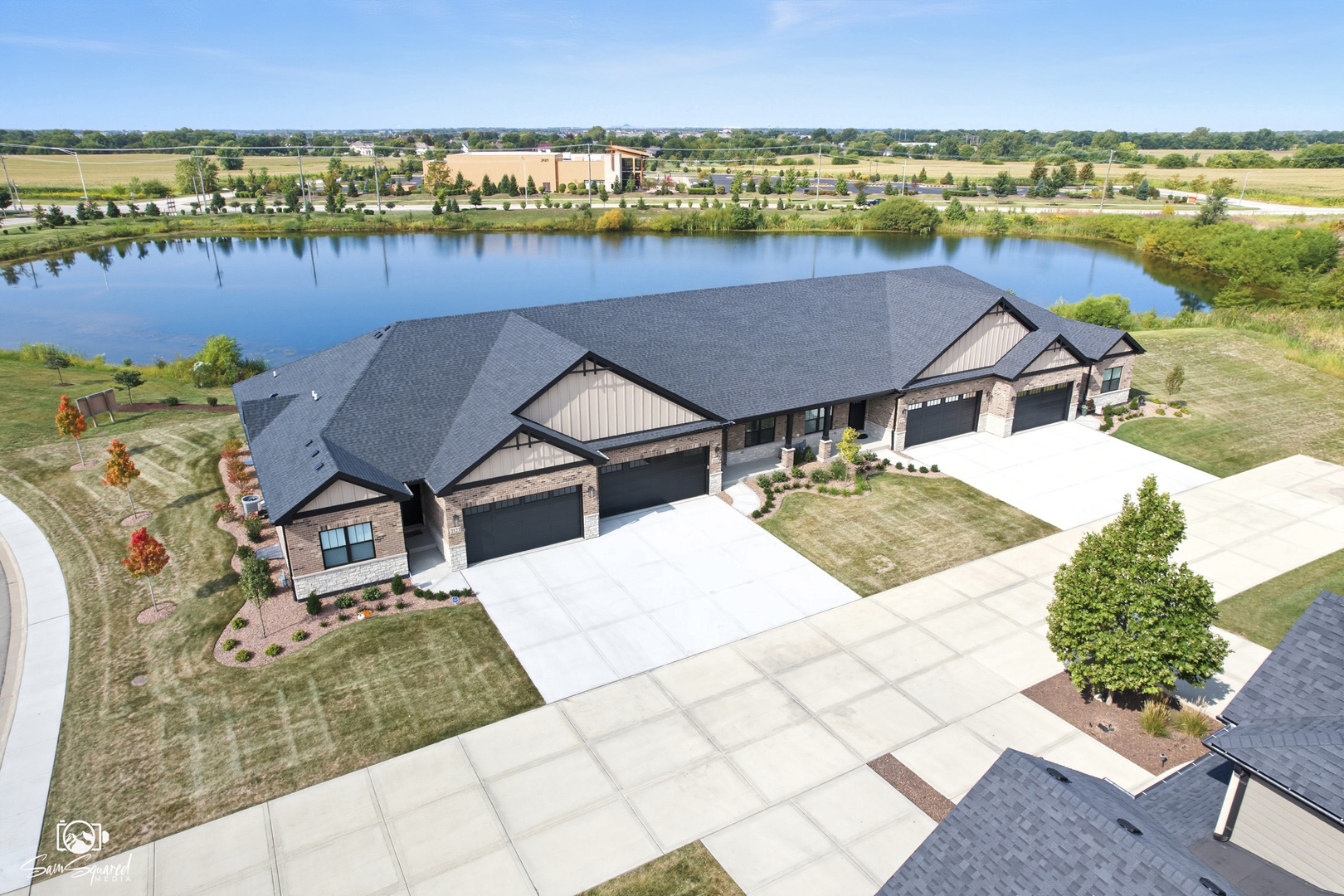 2125 Sky Harbor Drive, New Lenox, IL 60451