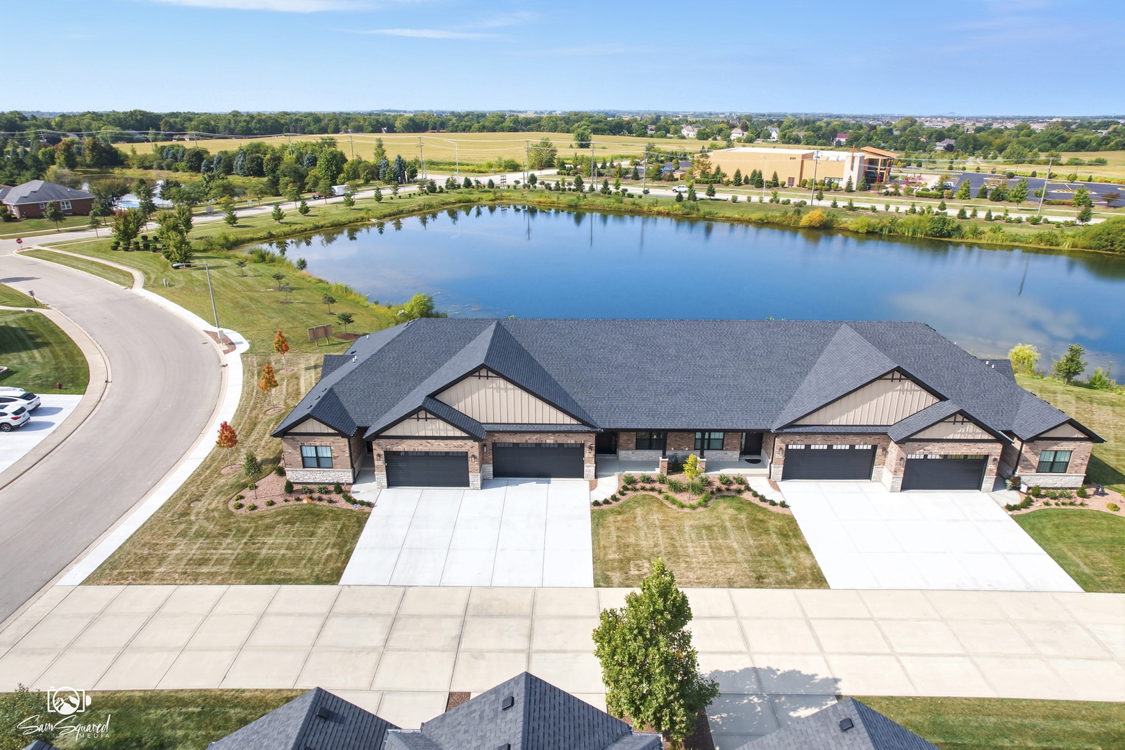 2125 Sky Harbor Drive, New Lenox, IL 60451