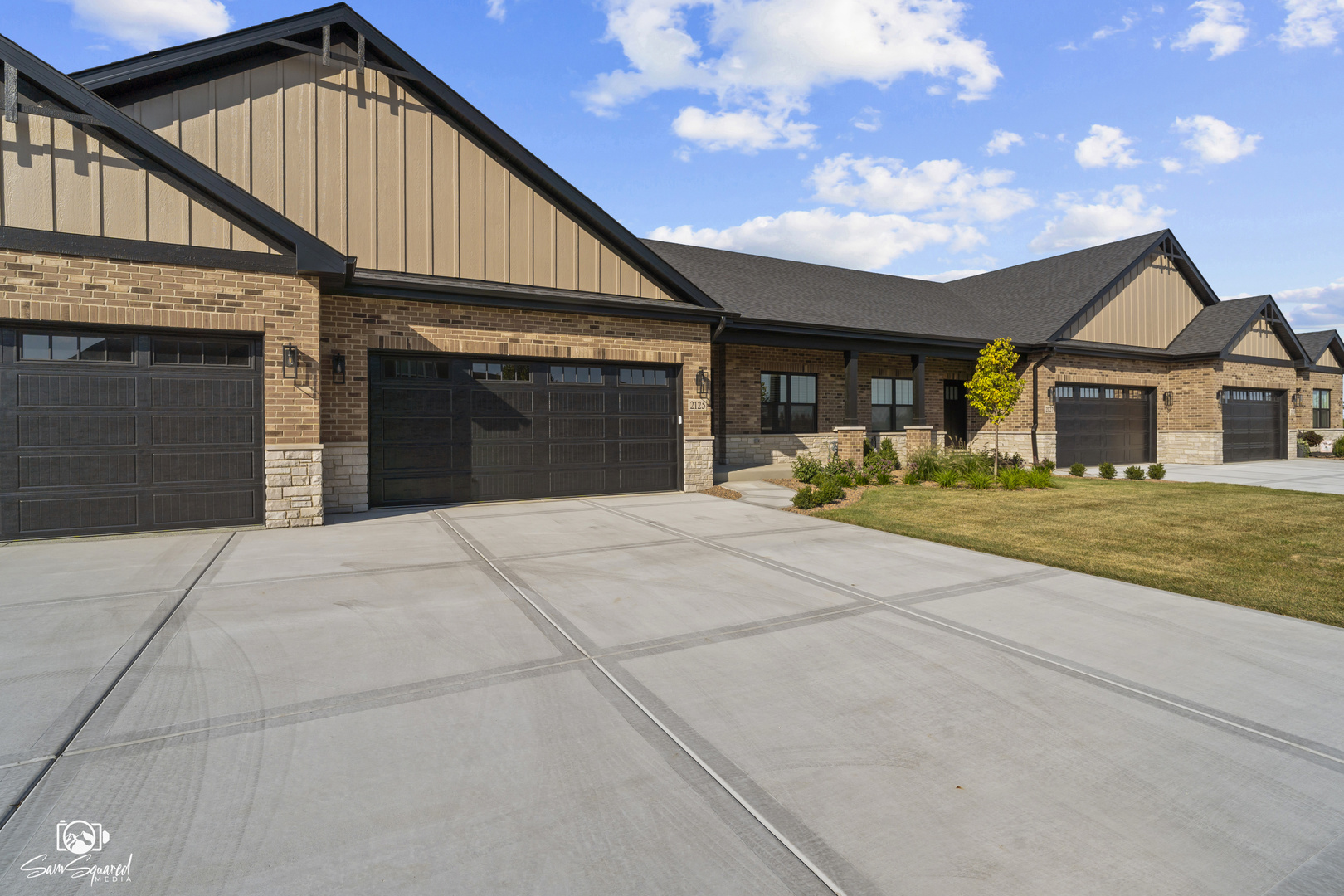 2125 Sky Harbor Drive, New Lenox, IL 60451