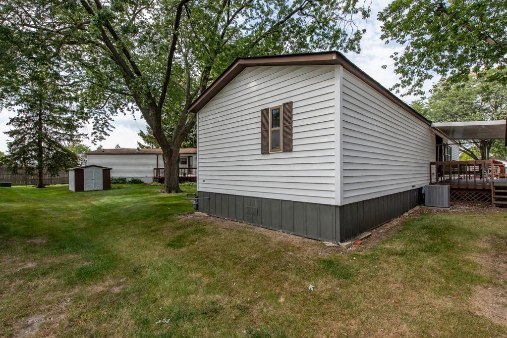 3285 Meadow Drive, Park City, IL 60085