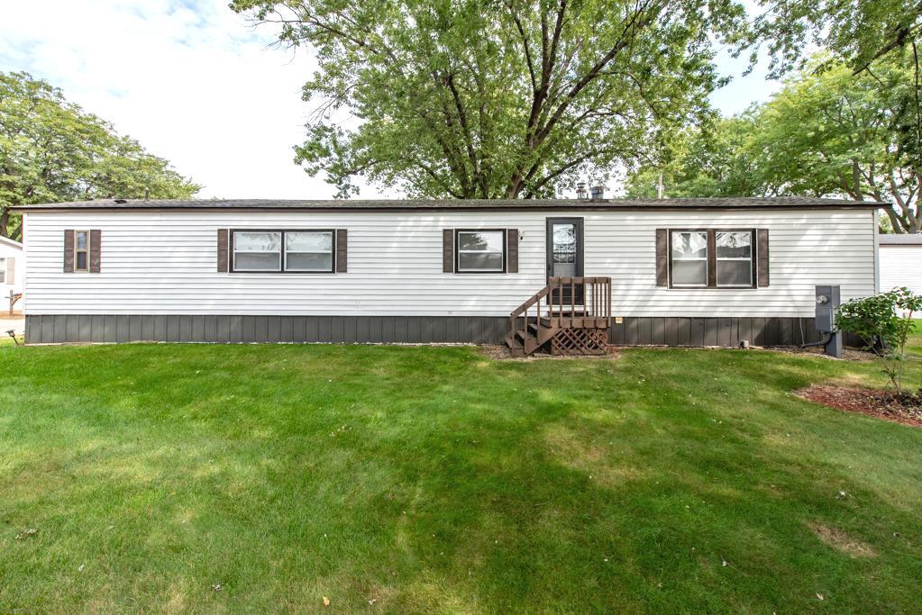 3285 Meadow Drive, Park City, IL 60085