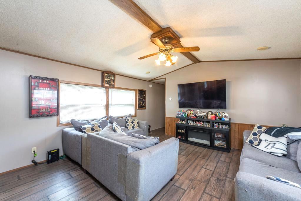 3285 Meadow Drive, Park City, IL 60085