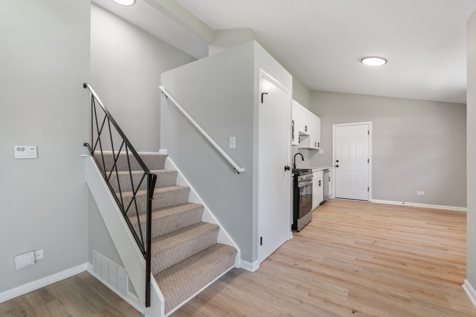 2711 Lancaster Drive, Markham, IL 60428