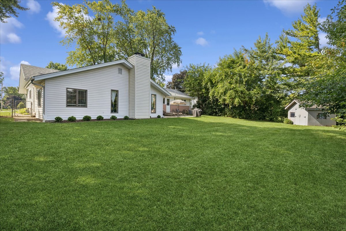 370 Flagstaff Lane, Hoffman Estates, IL 60169