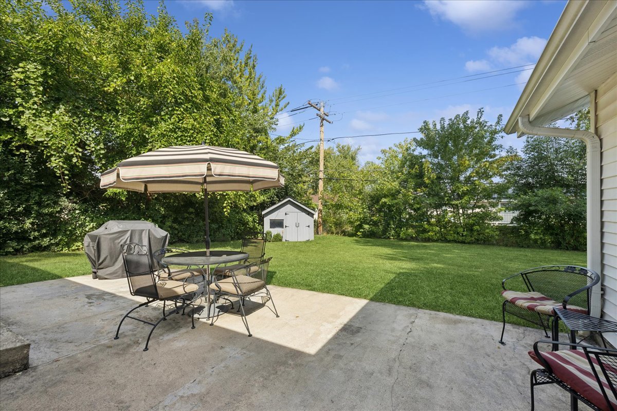370 Flagstaff Lane, Hoffman Estates, IL 60169