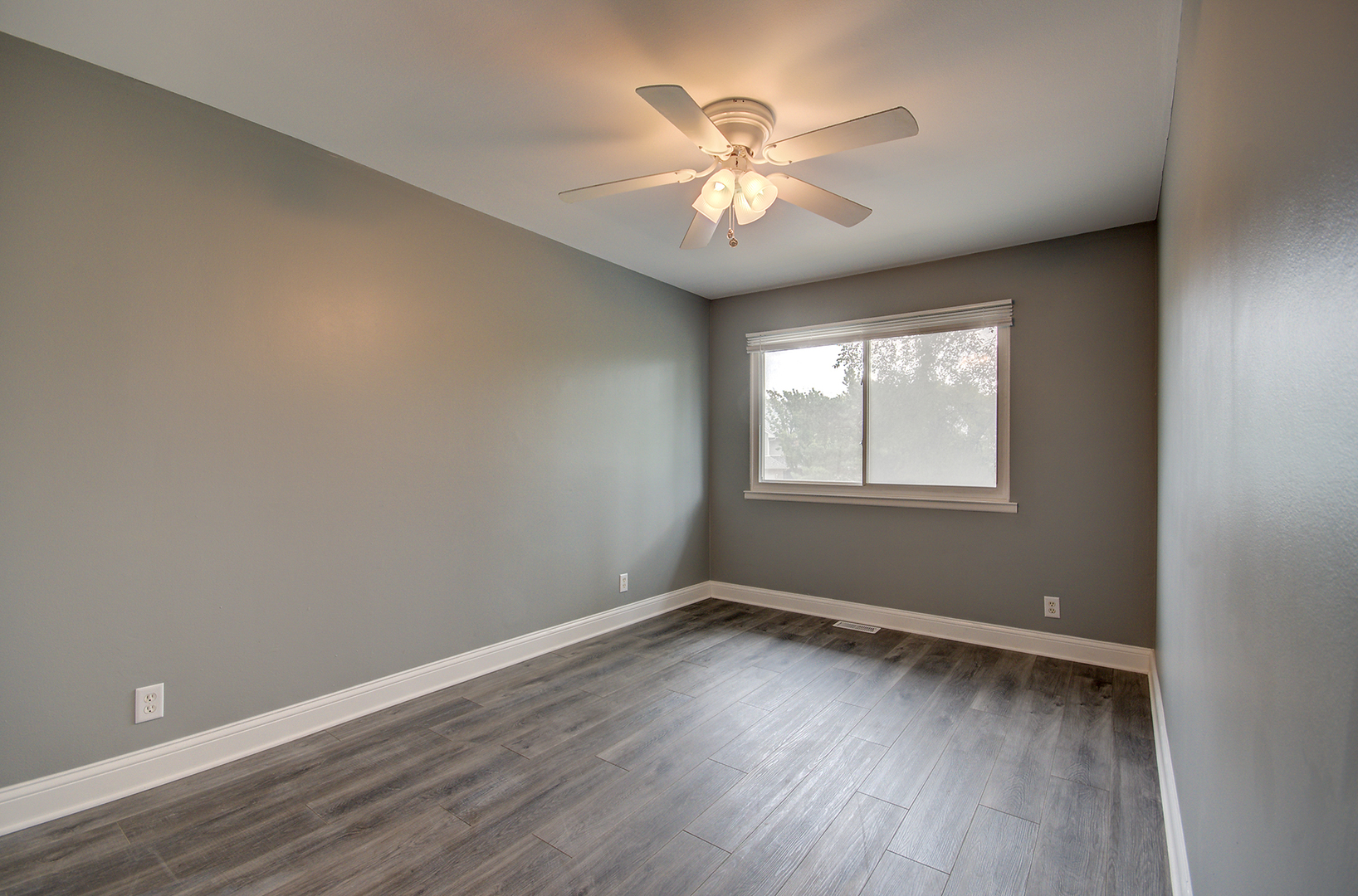 2302 Carnation Drive #317C, Crest Hill, IL 60403