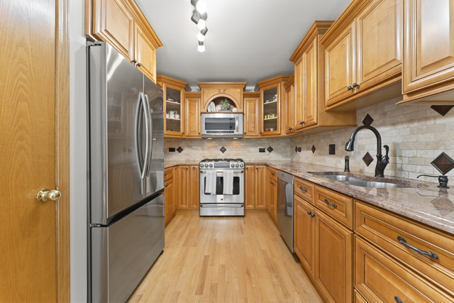 141 crescent Lane #141, Schaumburg, IL 60193