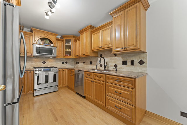 141 crescent Lane #141, Schaumburg, IL 60193