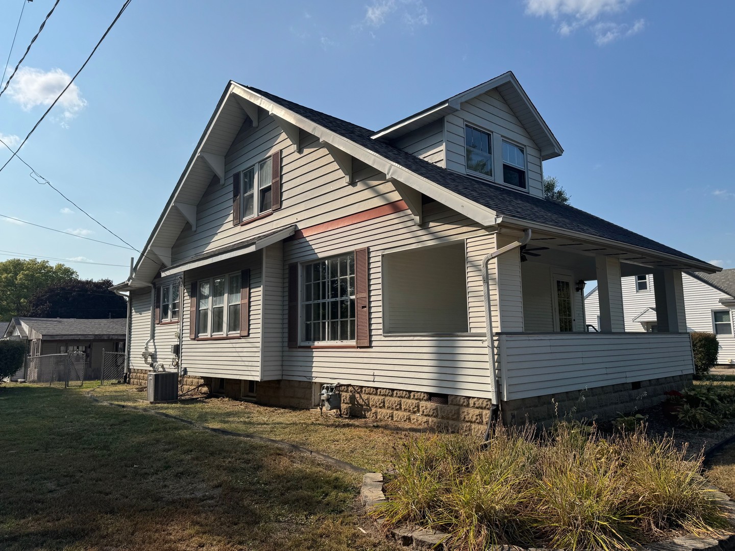 212 S Monroe Street, Mackinaw, IL 61755