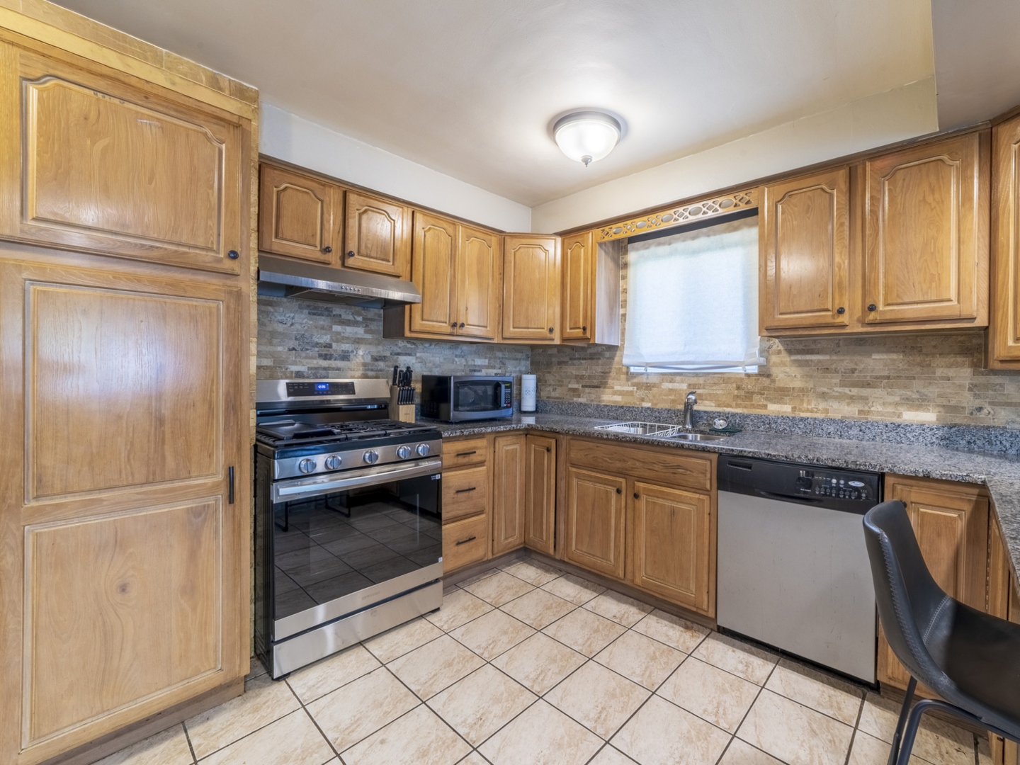 17519 Community Street, Lansing, IL 60438