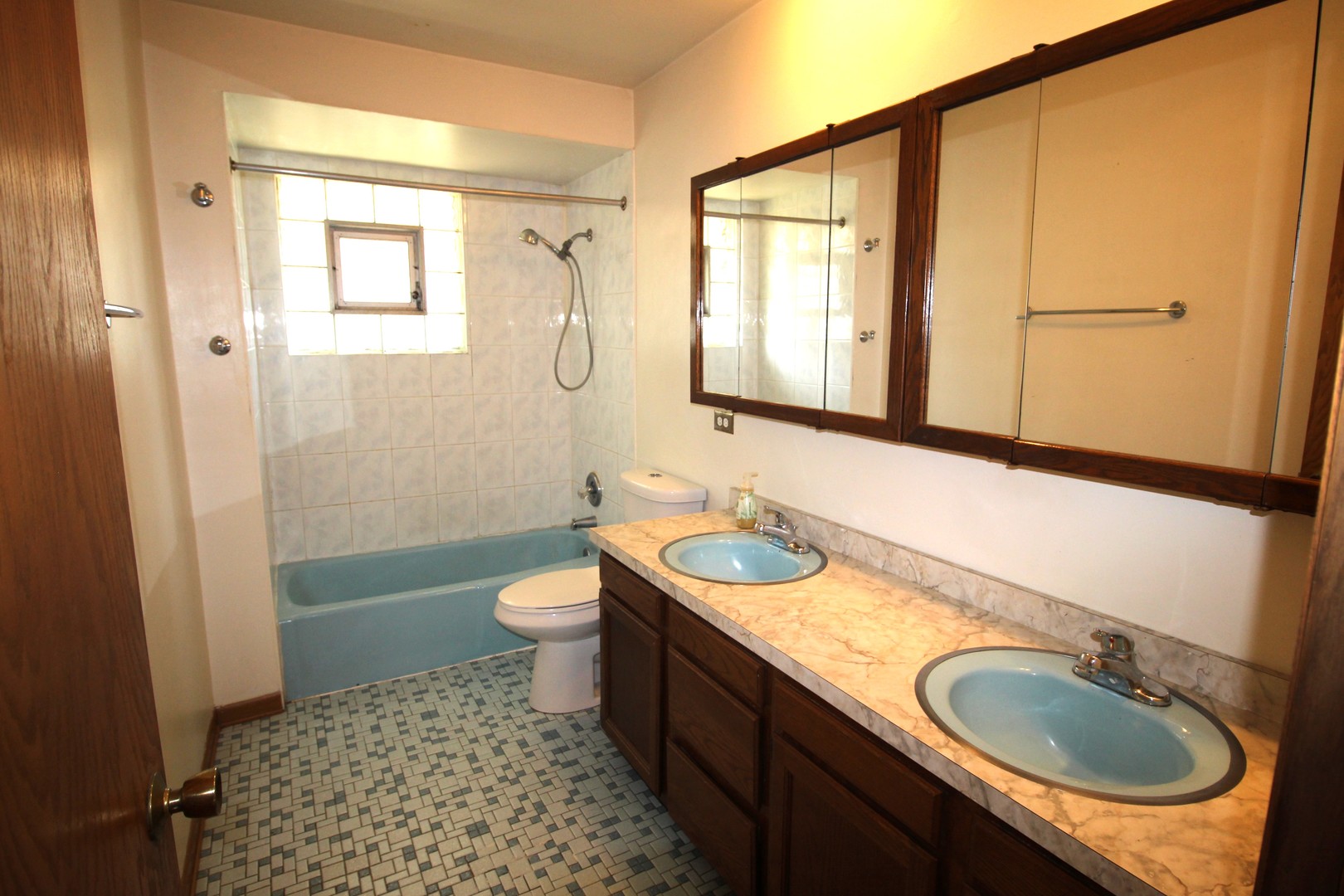 651 N Kenilworth Avenue, Elmhurst, IL 60126