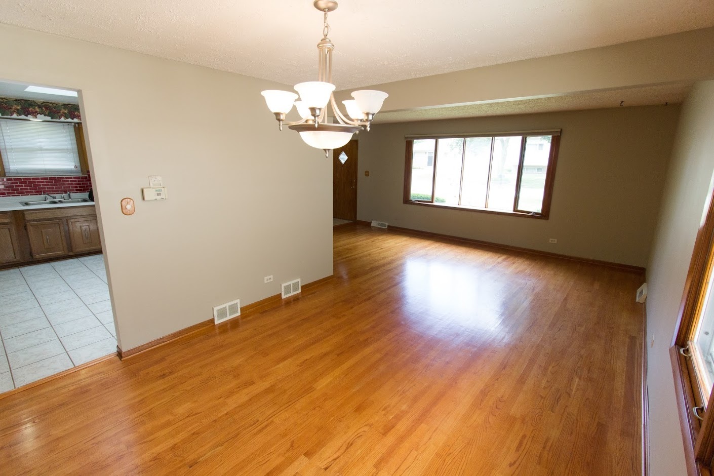 651 N Kenilworth Avenue, Elmhurst, IL 60126