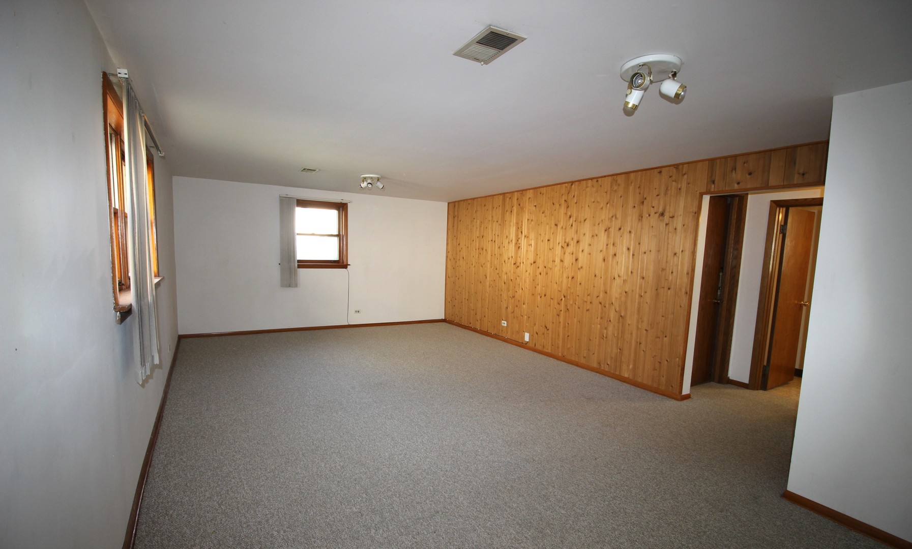 651 N Kenilworth Avenue, Elmhurst, IL 60126