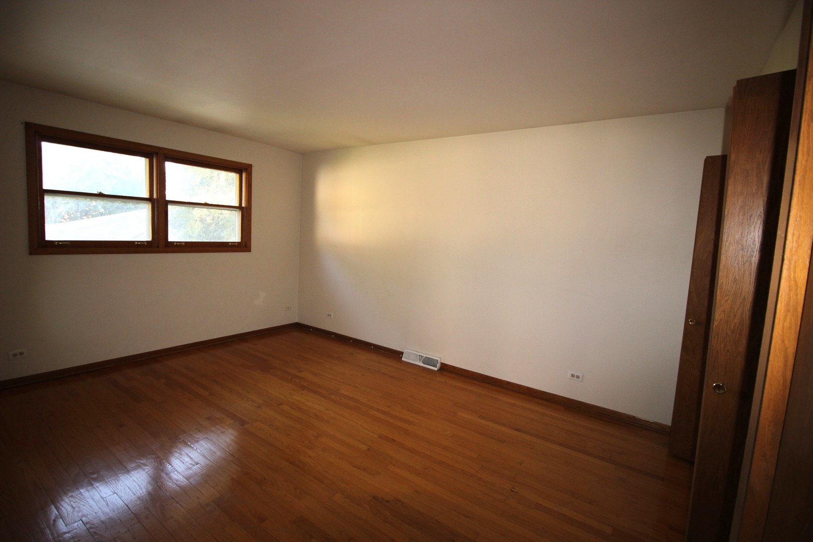 651 N Kenilworth Avenue, Elmhurst, IL 60126