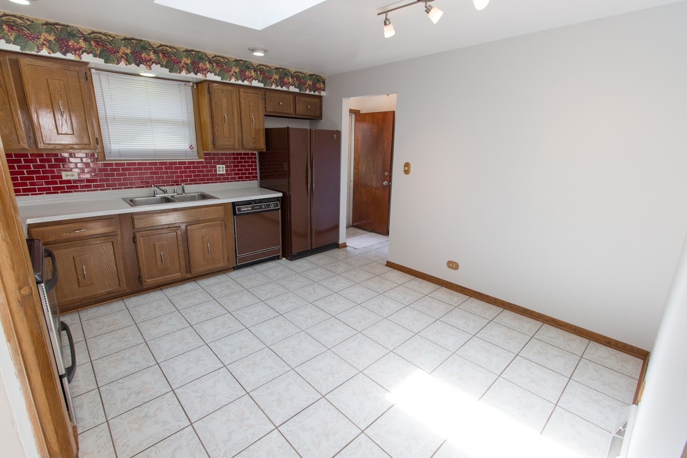 651 N Kenilworth Avenue, Elmhurst, IL 60126