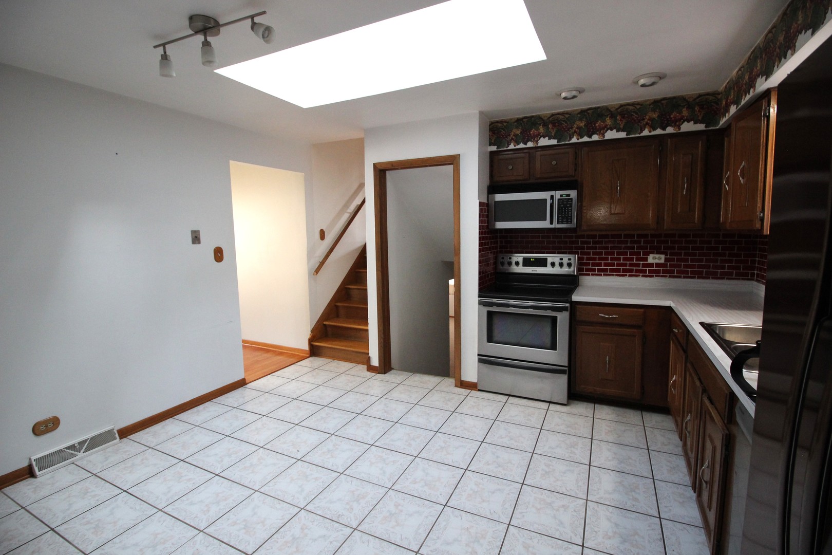 651 N Kenilworth Avenue, Elmhurst, IL 60126