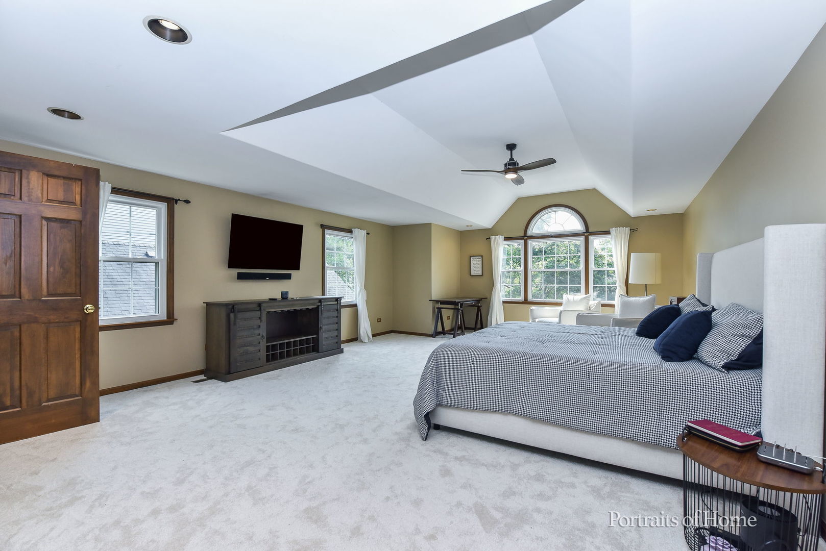 1645 Burning Trail Court, Wheaton, IL 60189
