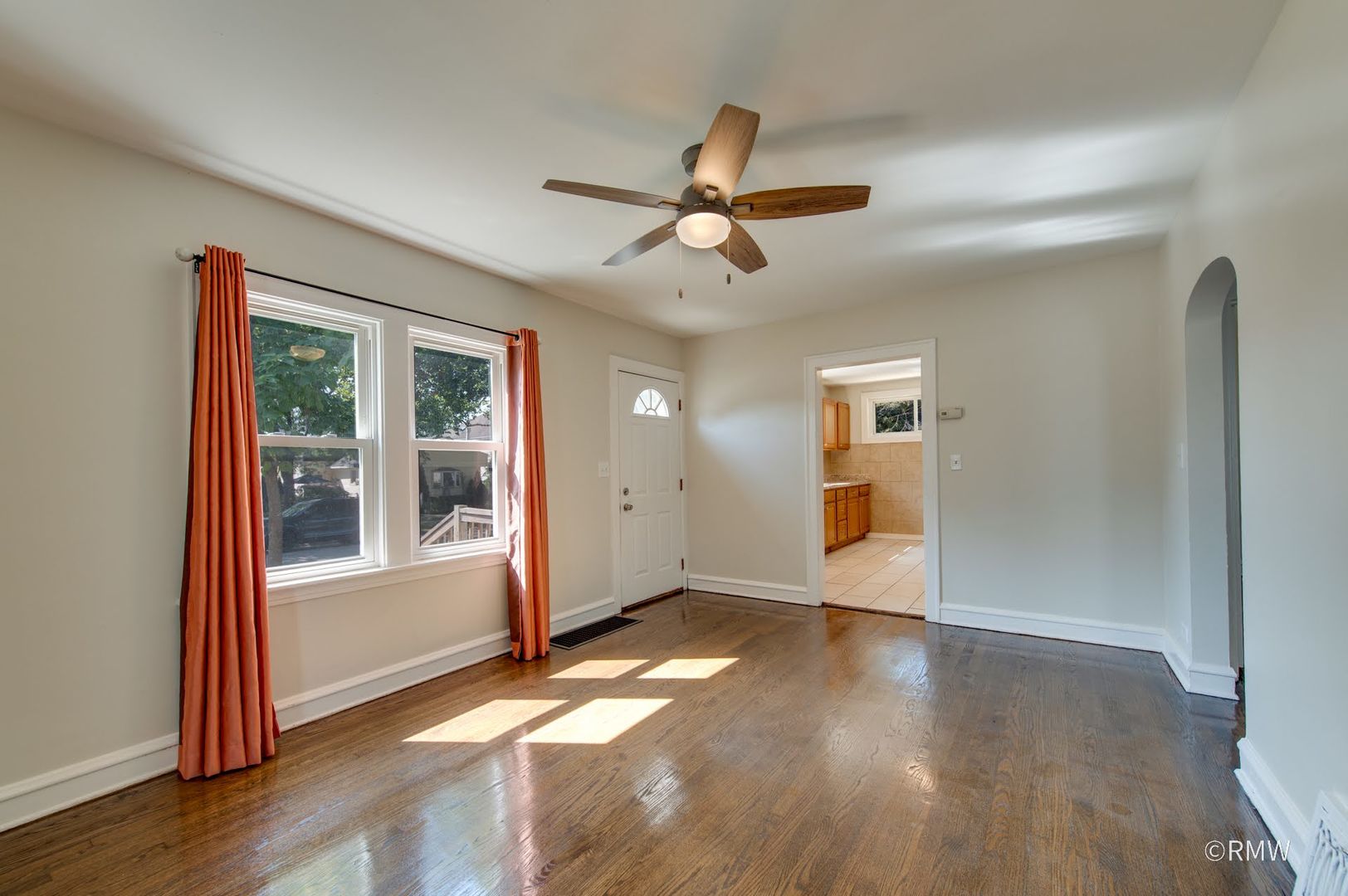 215 E Pine Avenue, Bensenville, IL 60106