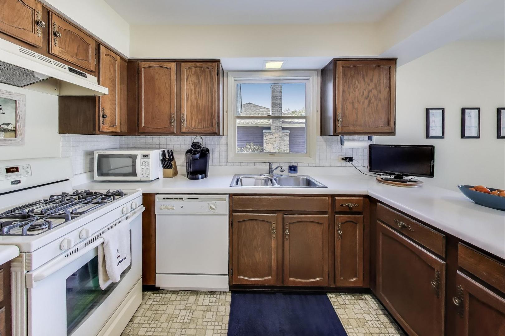 1109 Grant Place, Vernon Hills, IL 60061