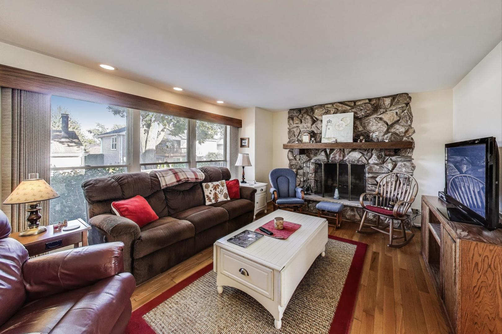 1109 Grant Place, Vernon Hills, IL 60061