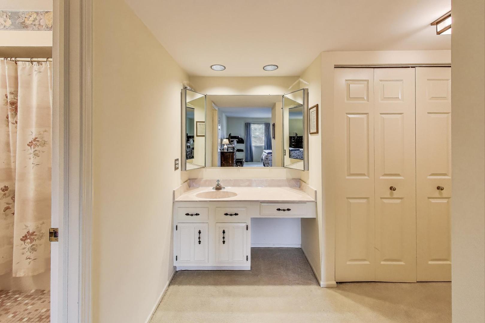1109 Grant Place, Vernon Hills, IL 60061