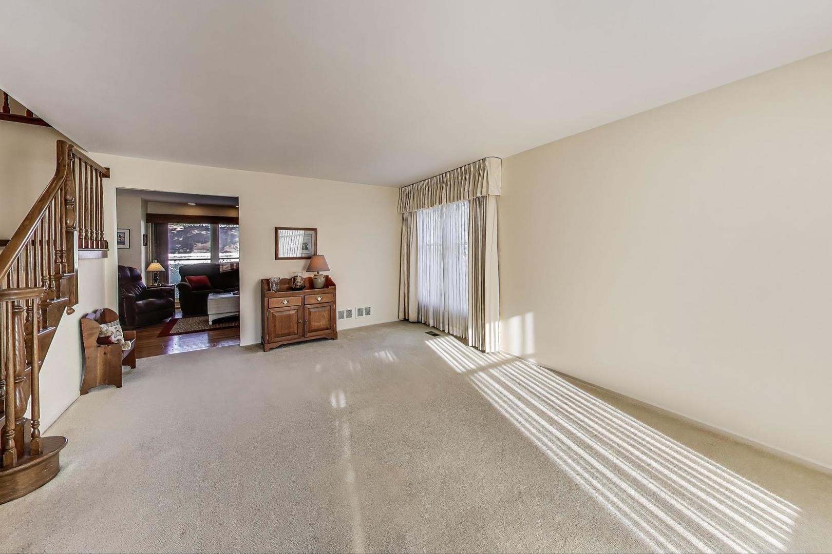 1109 Grant Place, Vernon Hills, IL 60061