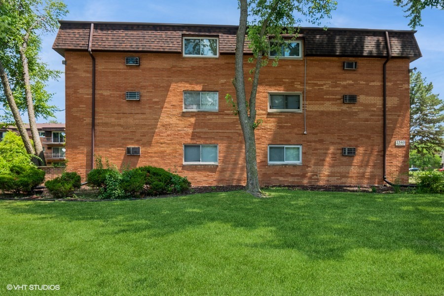 2340 186th Street #28, Lansing, IL 60438