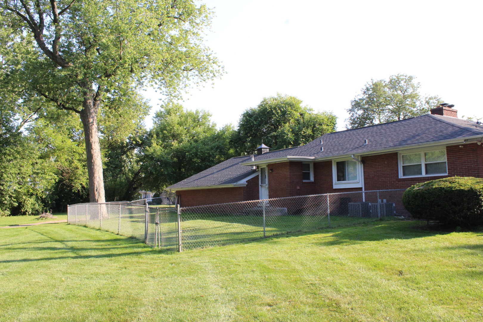 1020 E 153rd Street, South Holland, IL 60473