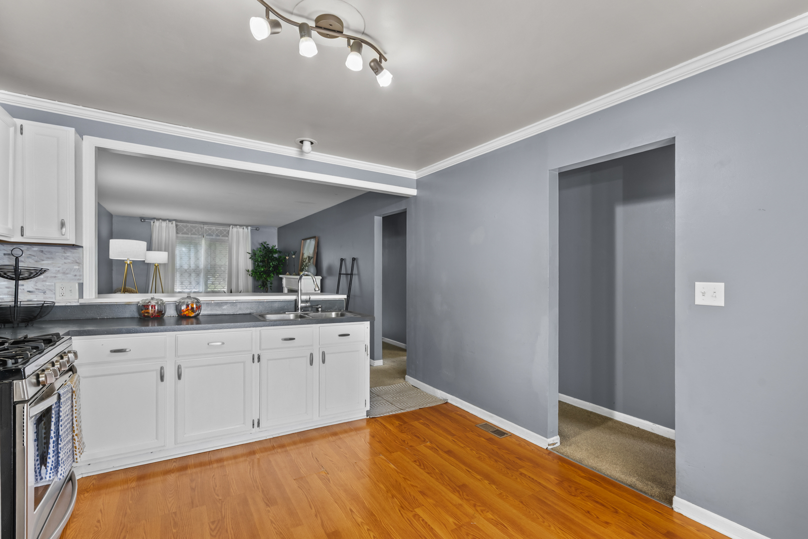 503 Redwood Court, North Aurora, IL 60542