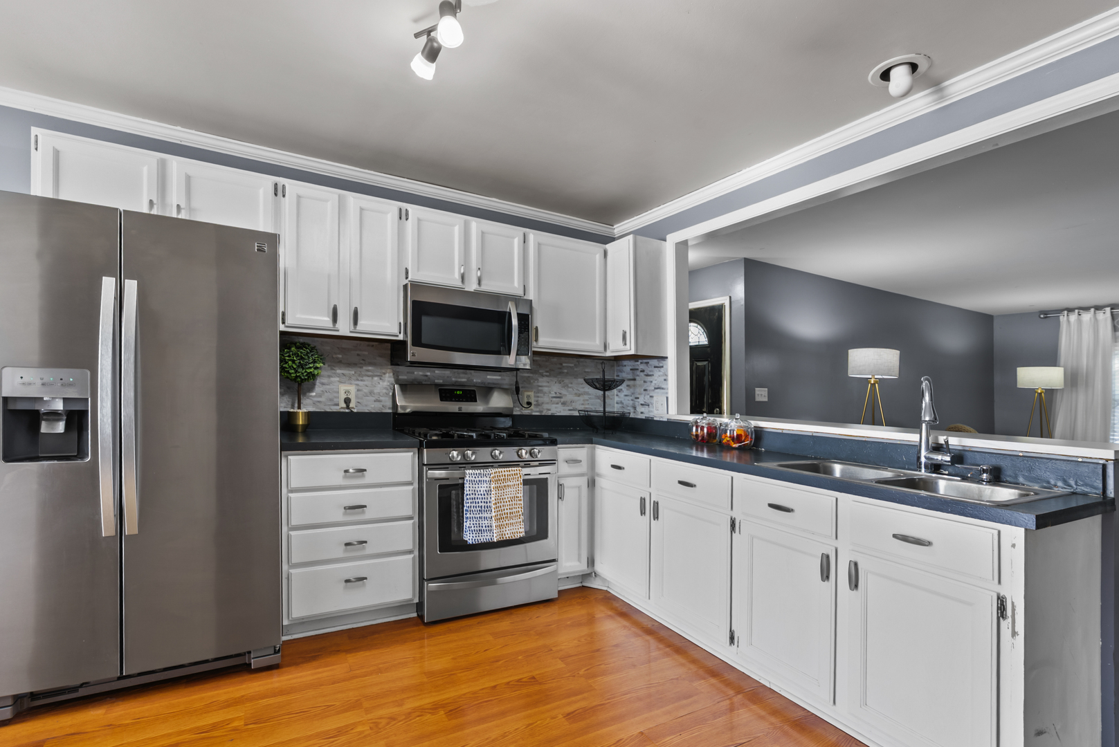 503 Redwood Court, North Aurora, IL 60542