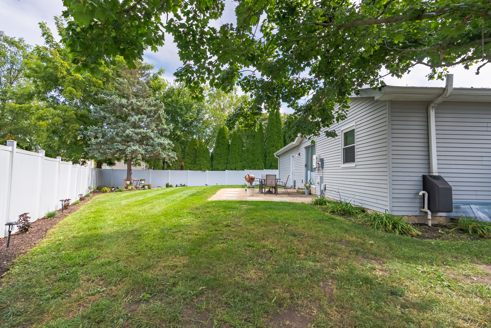 503 Redwood Court, North Aurora, IL 60542