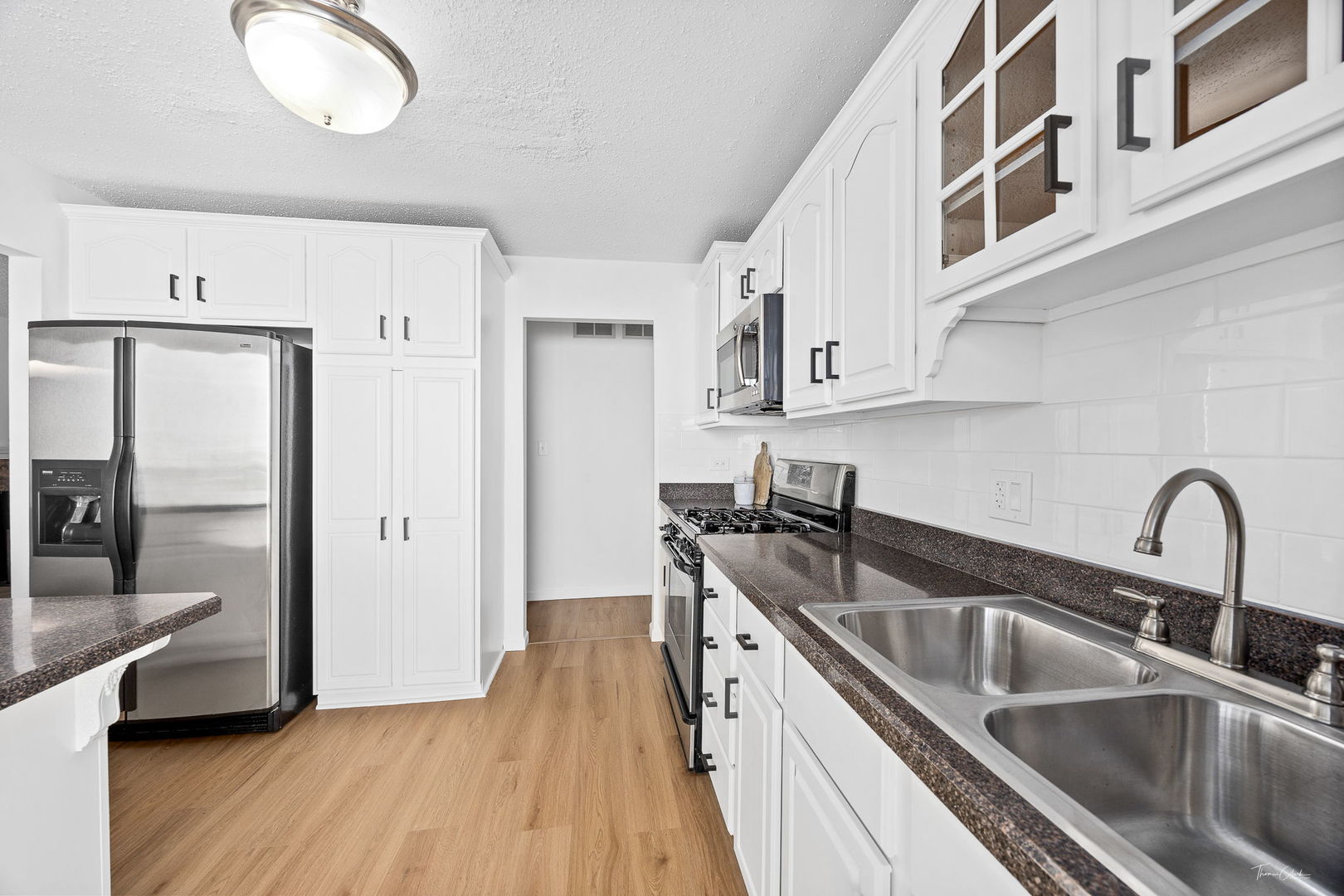 1856 Carriage Hill Road, Lisle, IL 60532