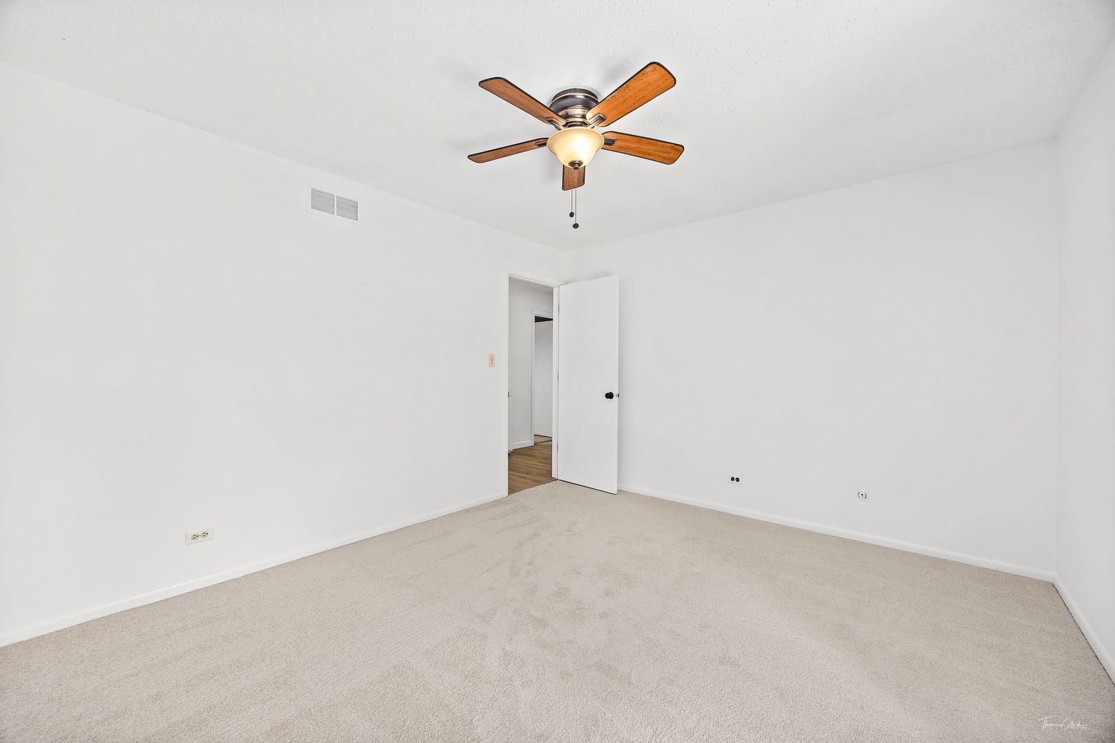 1856 Carriage Hill Road, Lisle, IL 60532