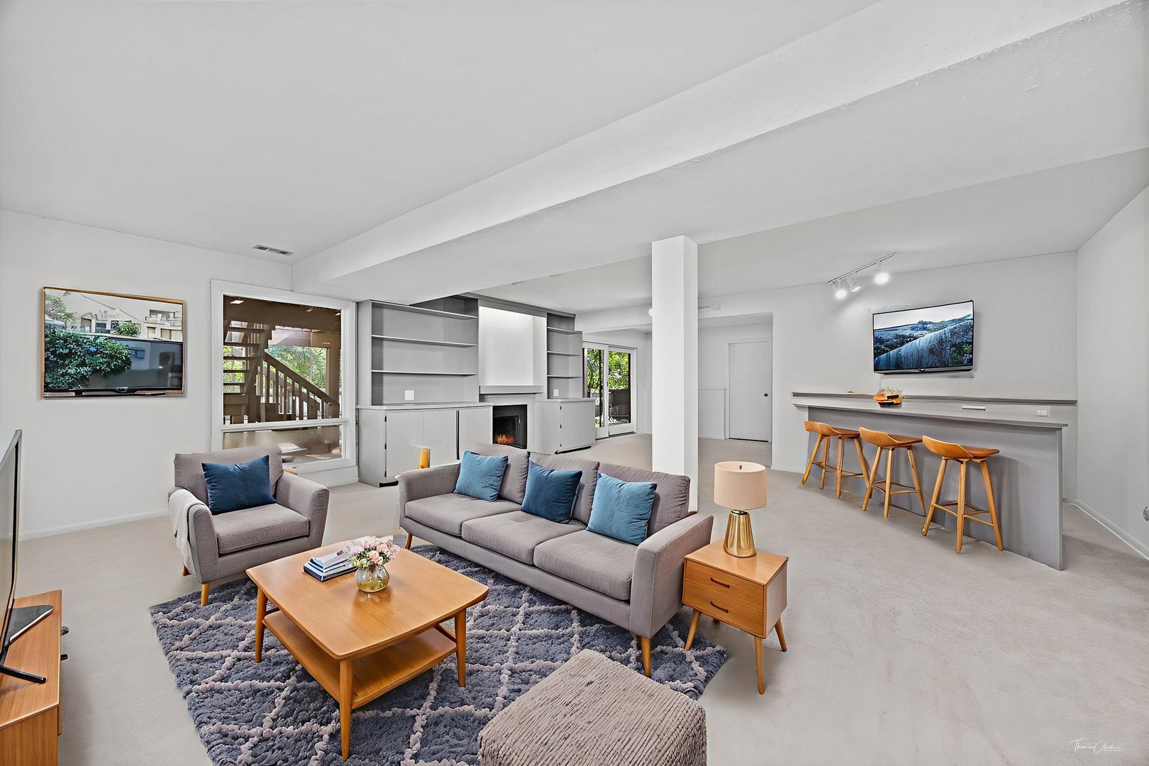 1856 Carriage Hill Road, Lisle, IL 60532