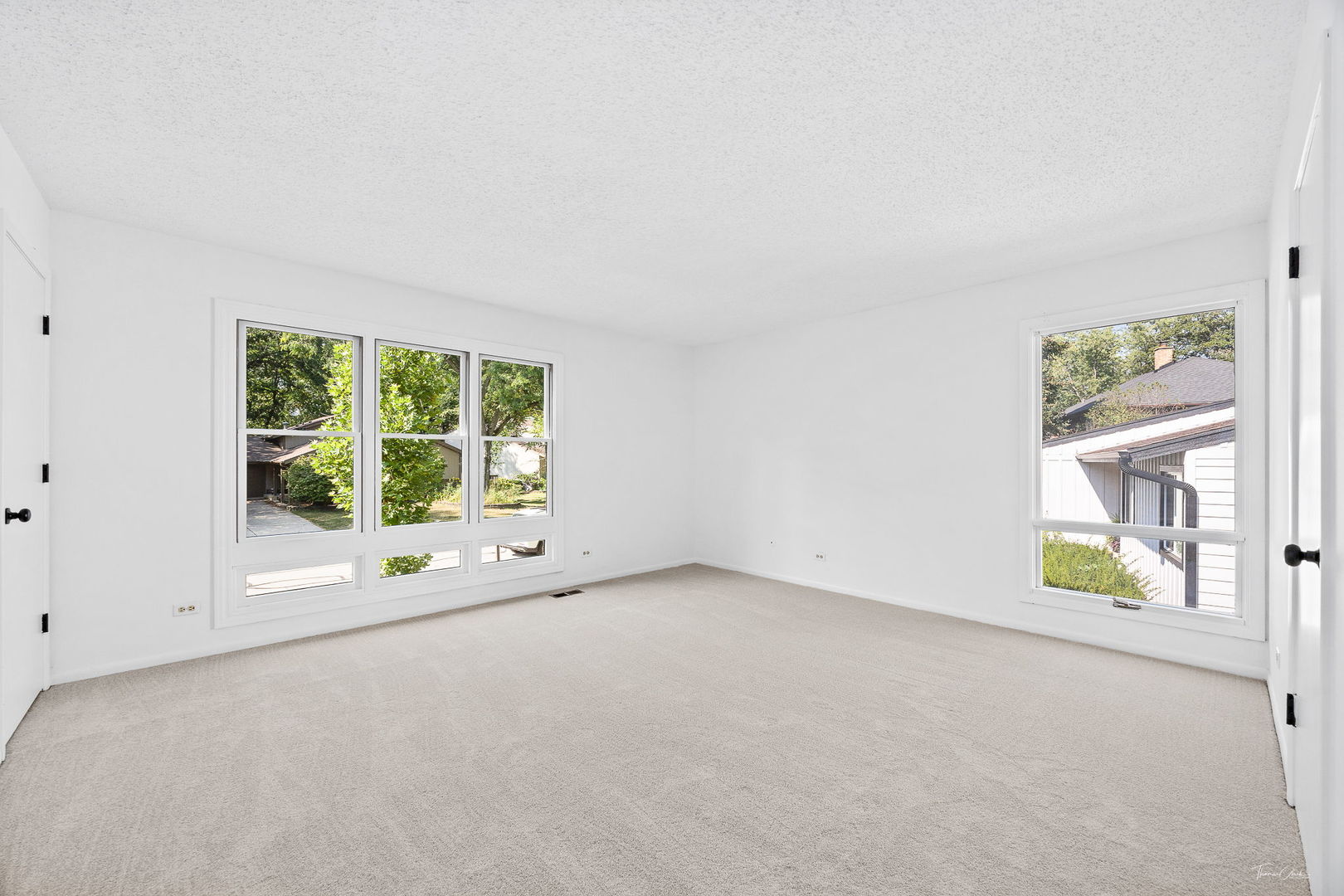 1856 Carriage Hill Road, Lisle, IL 60532